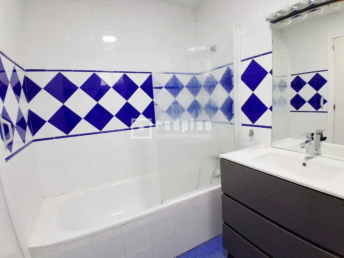 Baño de Piso en venta en Rincón de la Victoria con Aire acondicionado y Terraza