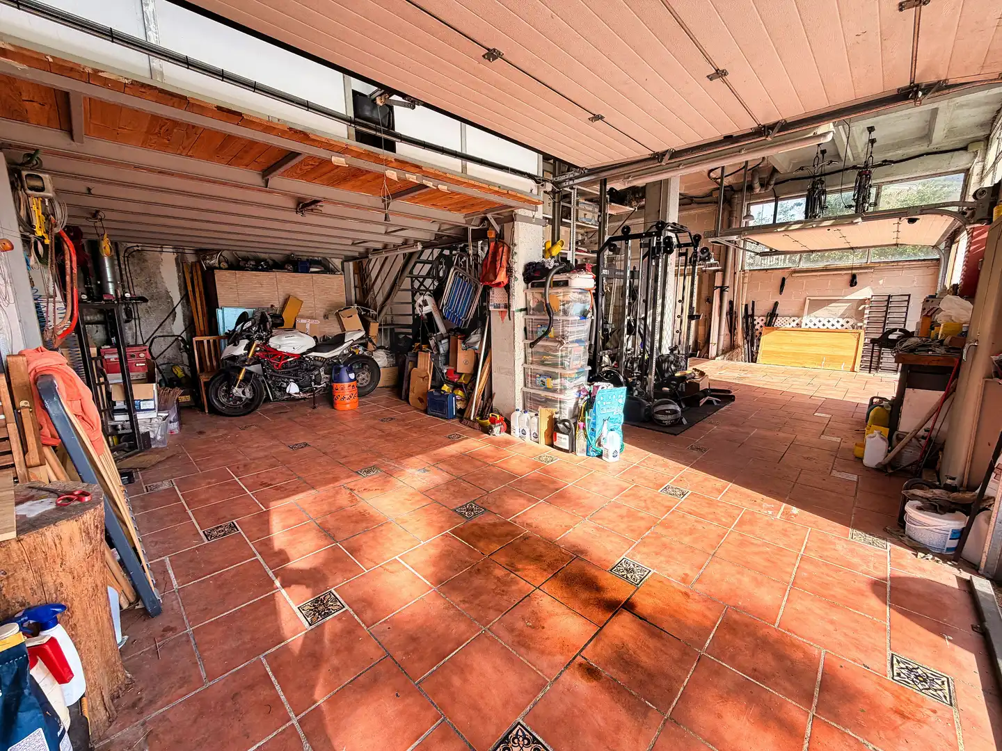 Parking de Casa o chalet en venta en Vallirana con Calefacción y Terraza