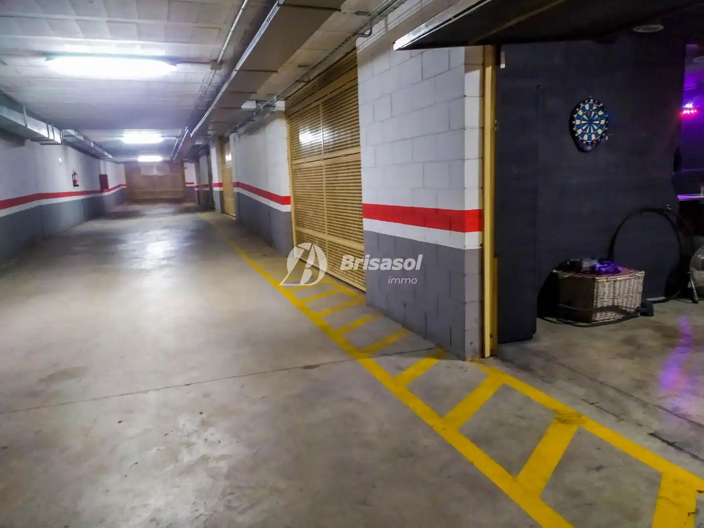 Parking de Casa adosada en venta en Cambrils con Aire acondicionado, Calefacción y Jardín privado