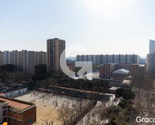 Vista exterior de Pis en venda en L'Hospitalet de Llobregat amb Aire condicionat, Calefacció i Parquet