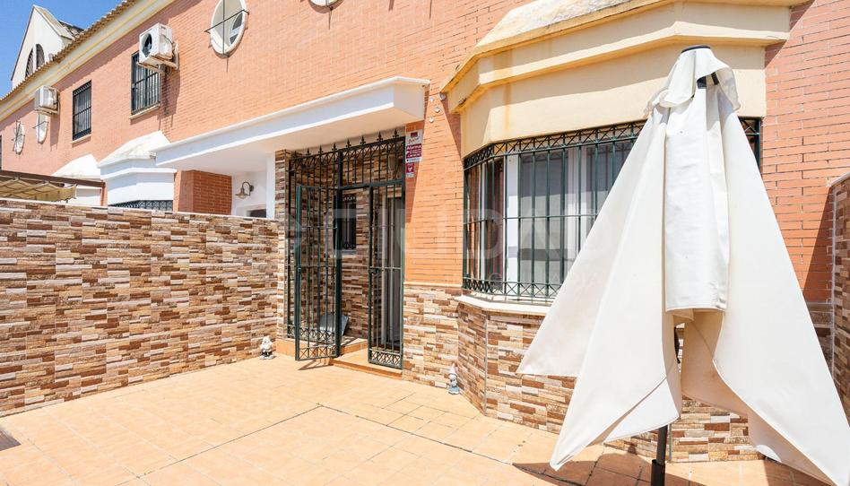Foto 1 de Casa adosada en venda a Coria del Río, Sevilla