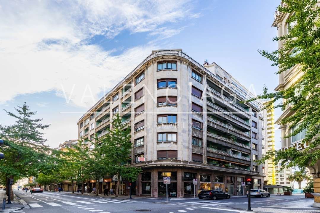 Exterior view of Flat for sale in Donostia - San Sebastián   with Heating