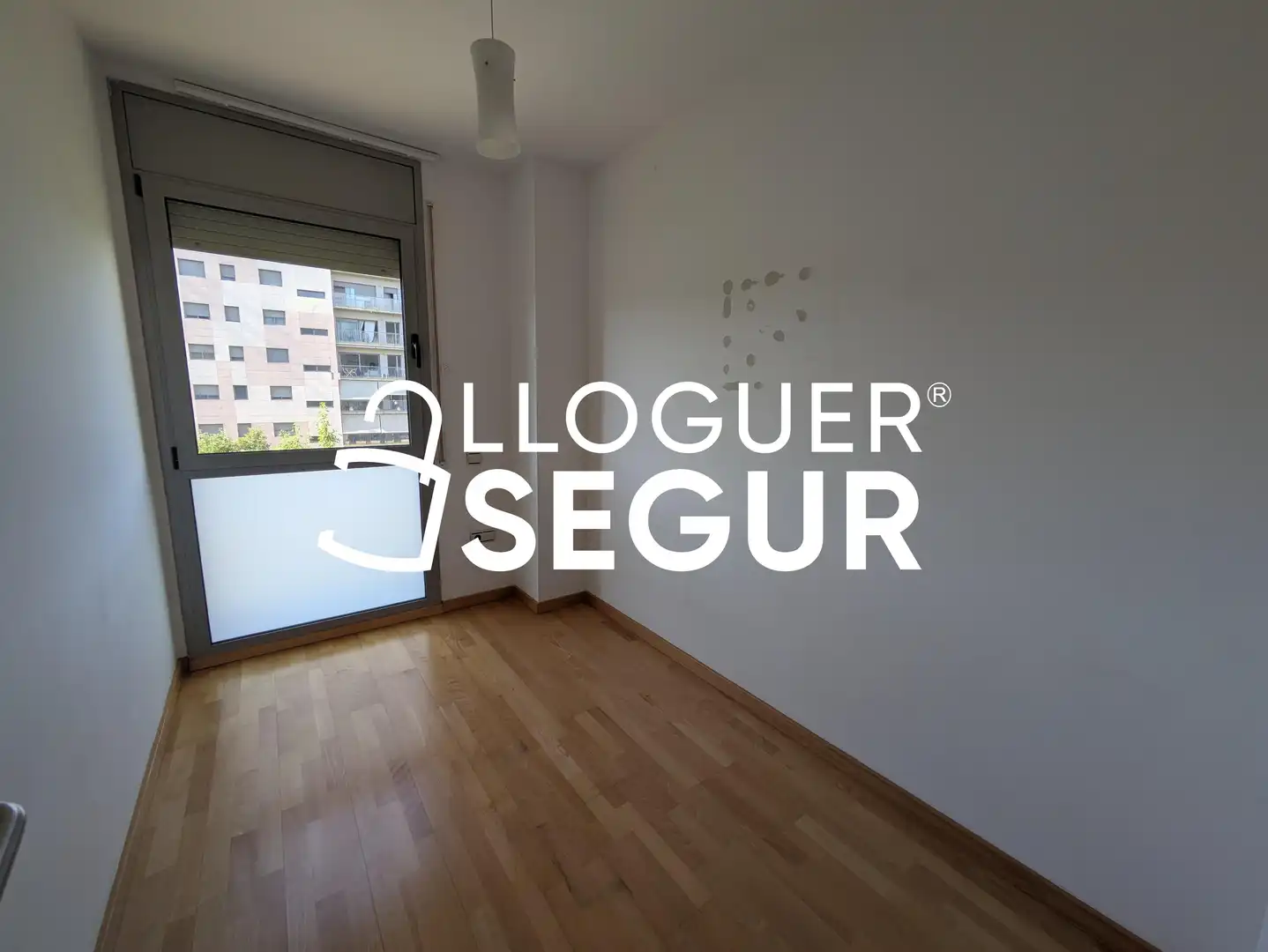 Bedroom of Flat for rent in Terrassa  with Air Conditioner and Heating