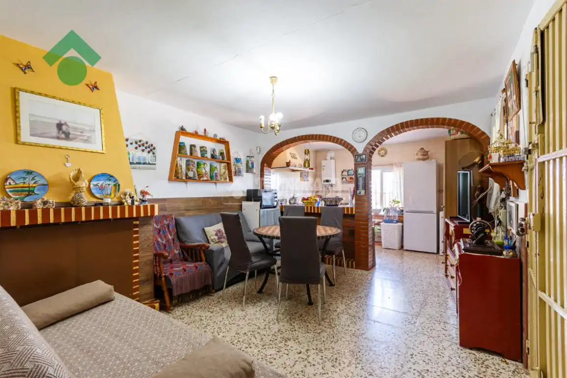 Cuina de Finca rústica en venda en Nerja amb Jardí privat, Terrassa i Piscina
