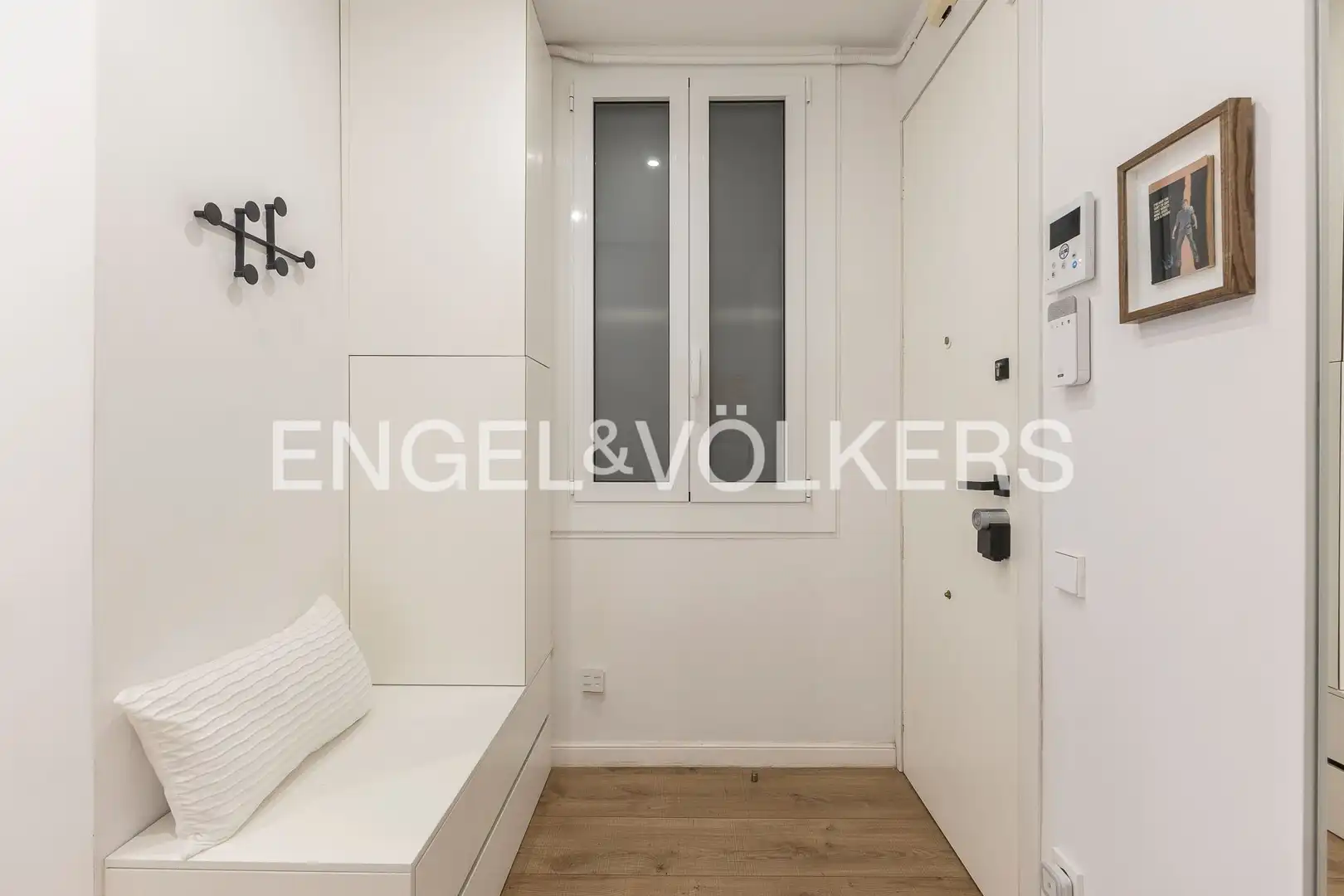 Flat for sale in Barcelona  with Air Conditioner, Heating and Balcony