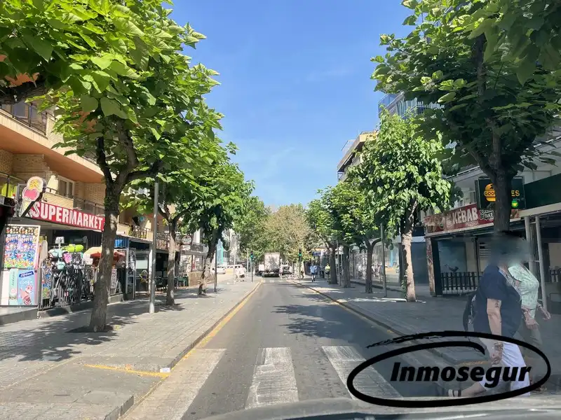 Business premises for sale in Carrer de Barbastre, imagen 11