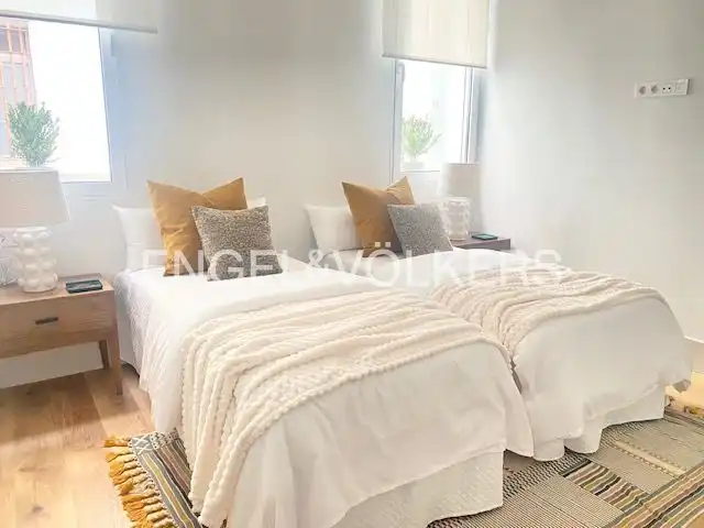 Schlafzimmer von Wohnung zum Verkauf in Madrid mit Klimaanlage, Heizung und Balkon