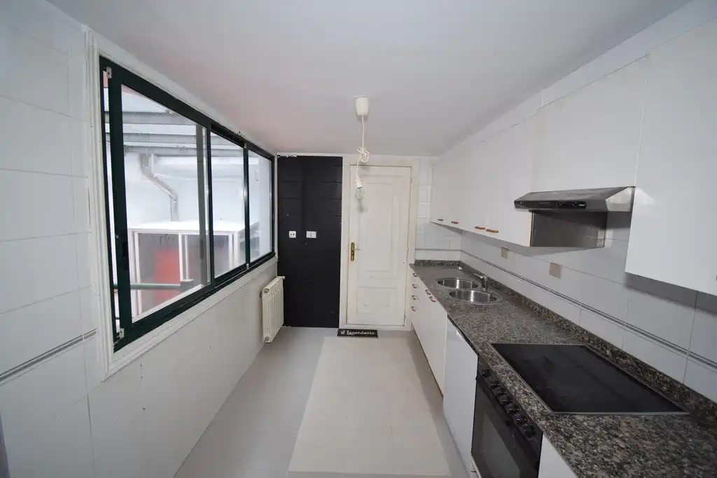 Kitchen of Detached homes for sale in Sada (A Coruña)  with Heating, Parquet flooring and Oven