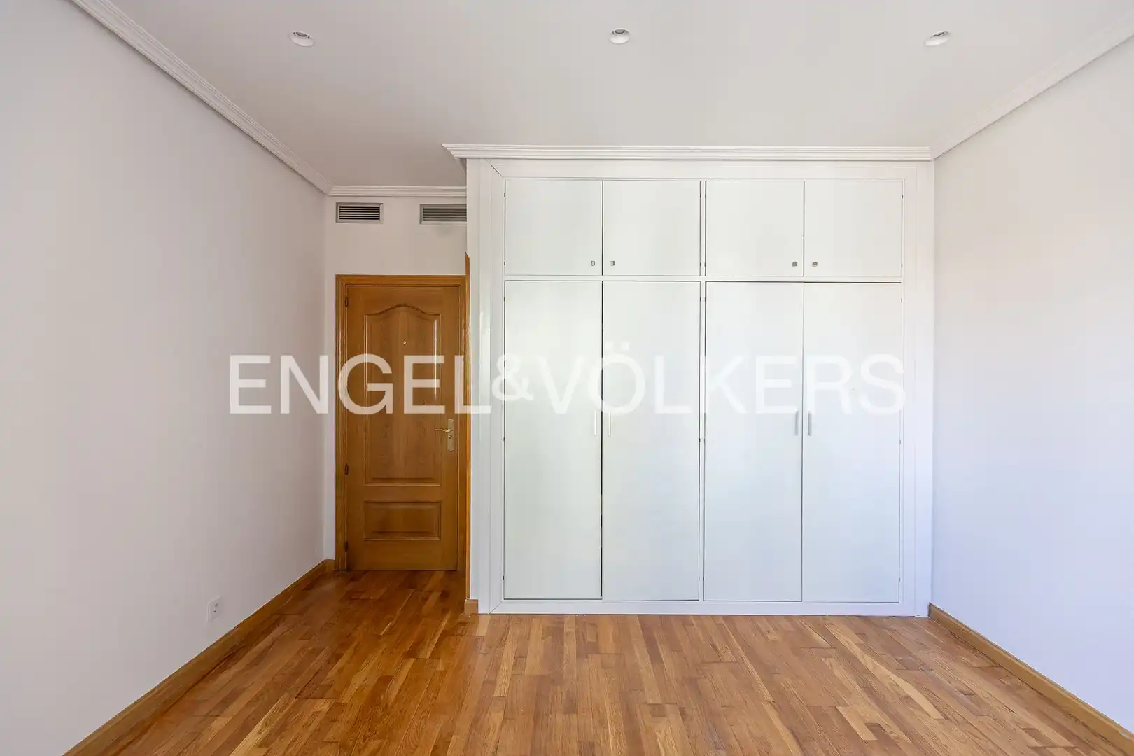 Flat for rent in Madrid  with Heating