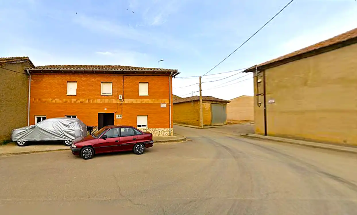 Vista exterior de Casa adosada en venta en Corbillos de los Oteros