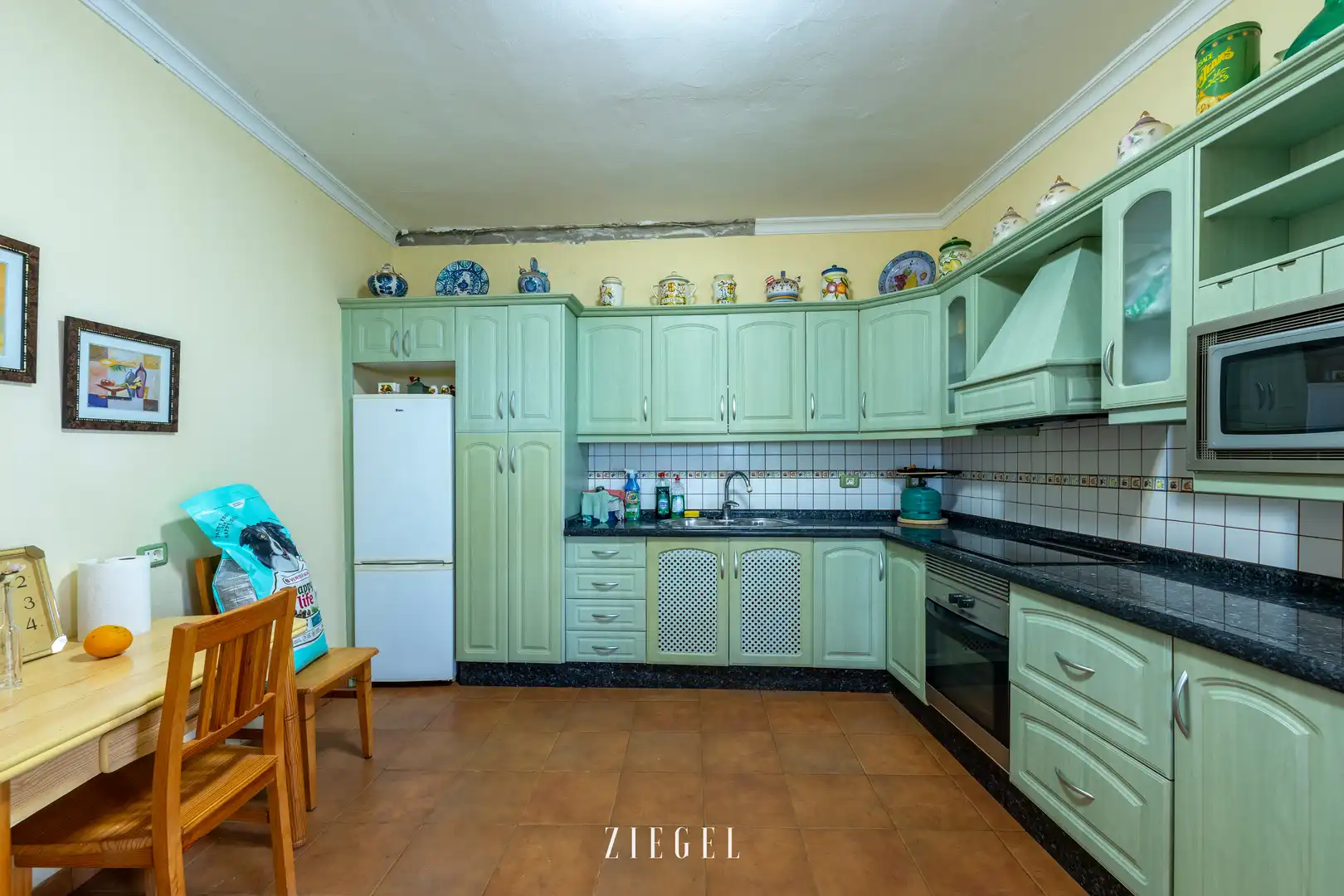 Cuina de Casa o xalet en venda en Santa Brígida amb Jardí privat, Terrassa i Balcó