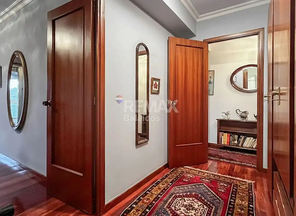 Piso en venta en Vigo  con Calefacción, Parquet y Terraza