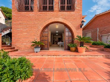 Villa mit Balkon zum Verkauf in Sant Fost de Campsentelles