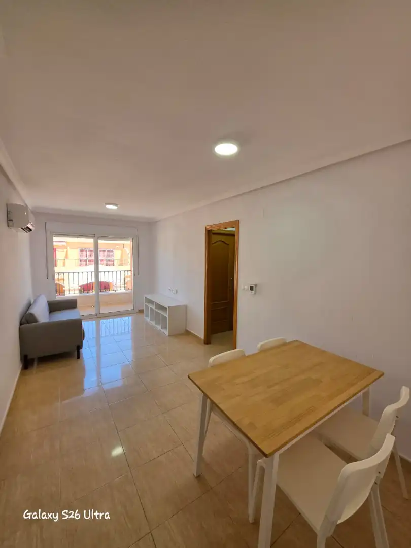 Vista exterior de Piso de alquiler en San Isidro con Amueblado, Horno y Lavadora