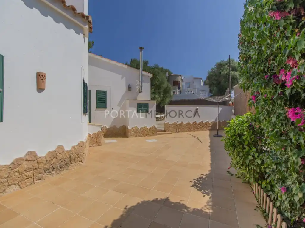Vista exterior de Casa o xalet en venda en Alaior amb Aire condicionat, Jardí privat i Piscina