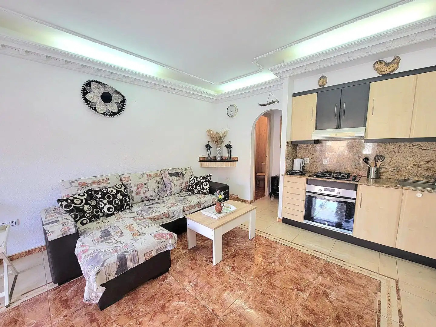 Sala de estar de Casa adosada en venta en Torrevieja con Aire acondicionado, Terraza y Trastero