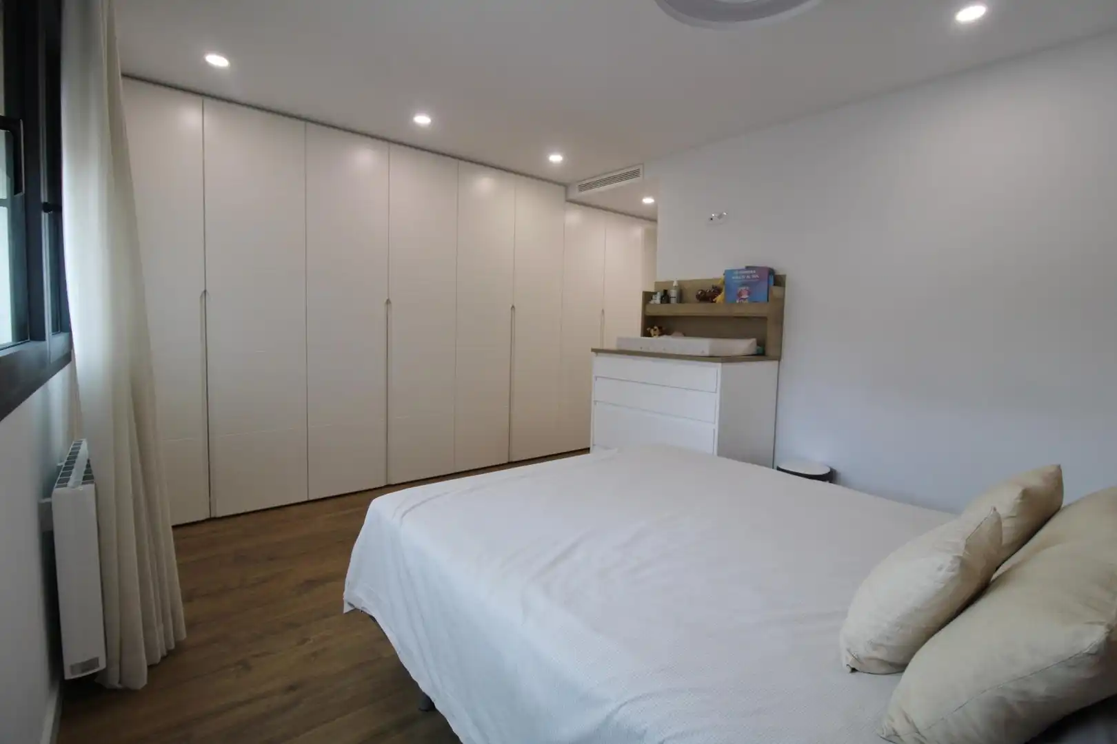 Dormitori de Casa o xalet en venda en Alicante / Alacant amb Aire condicionat, Terrassa i Moblat