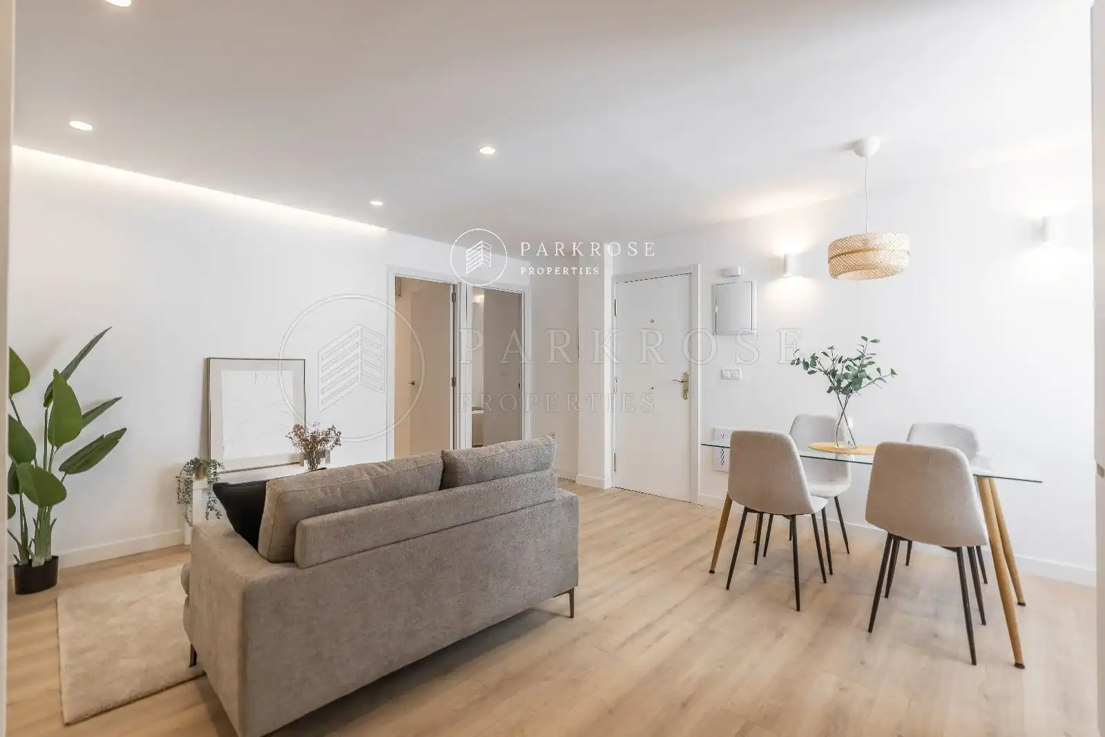 Living room of Flat for sale in Madrid  with Air Conditioner, Heating and Terrace