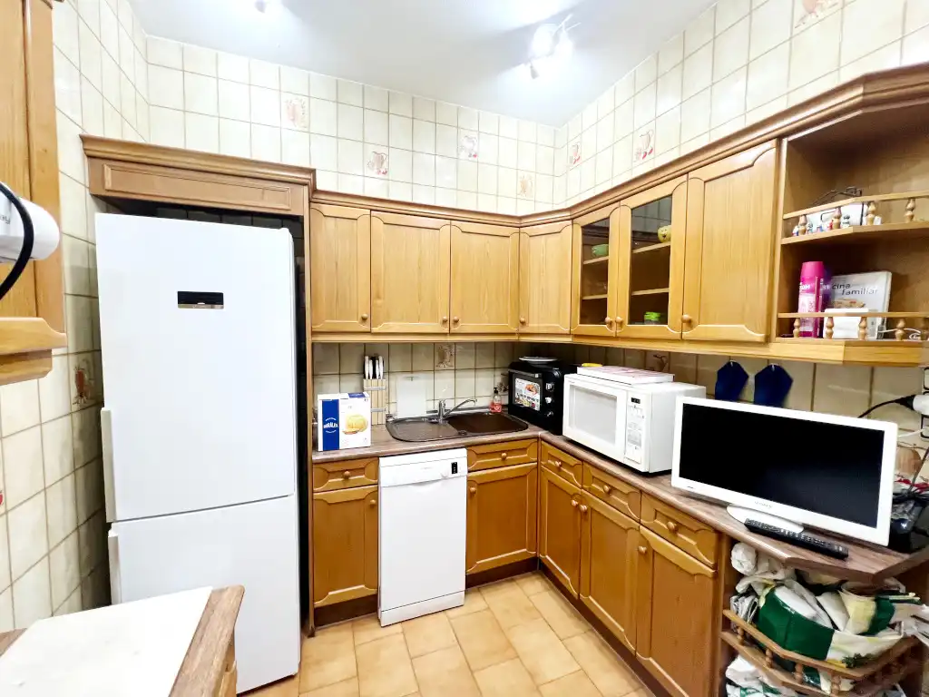 Küche von Wohnung zum Verkauf in Madrid mit Klimaanlage, Heizung und Privatgarten