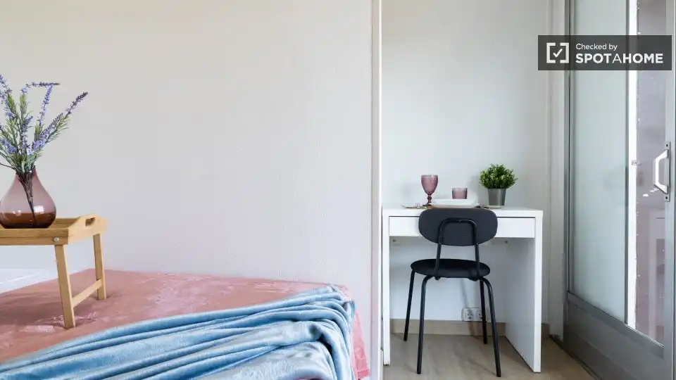 Room in Palomeras Bajas