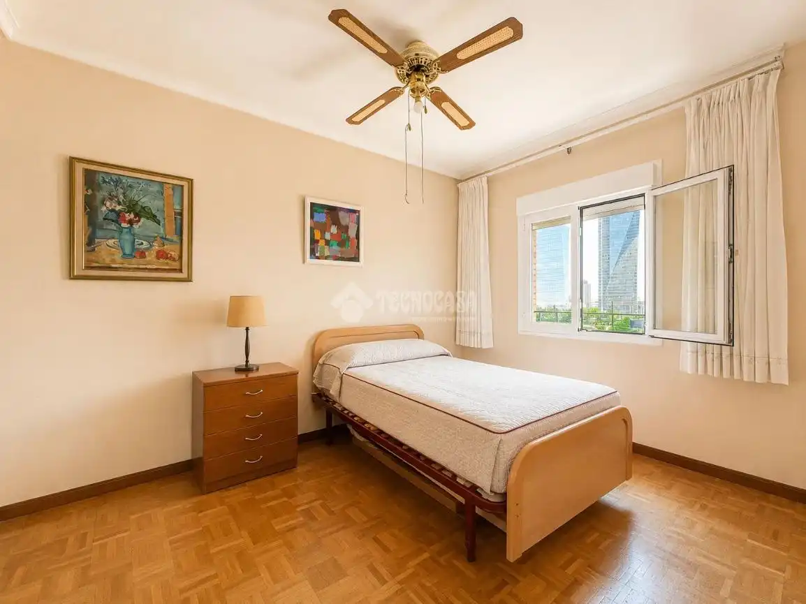 Habitación de Piso en venta en Madrid con Calefacción y Terraza
