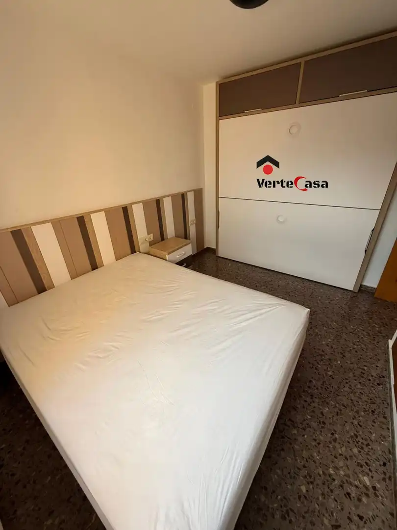 Dormitori de Apartament de lloguer en El Puig de Santa Maria amb Calefacció, Terrassa i Piscina comunitària