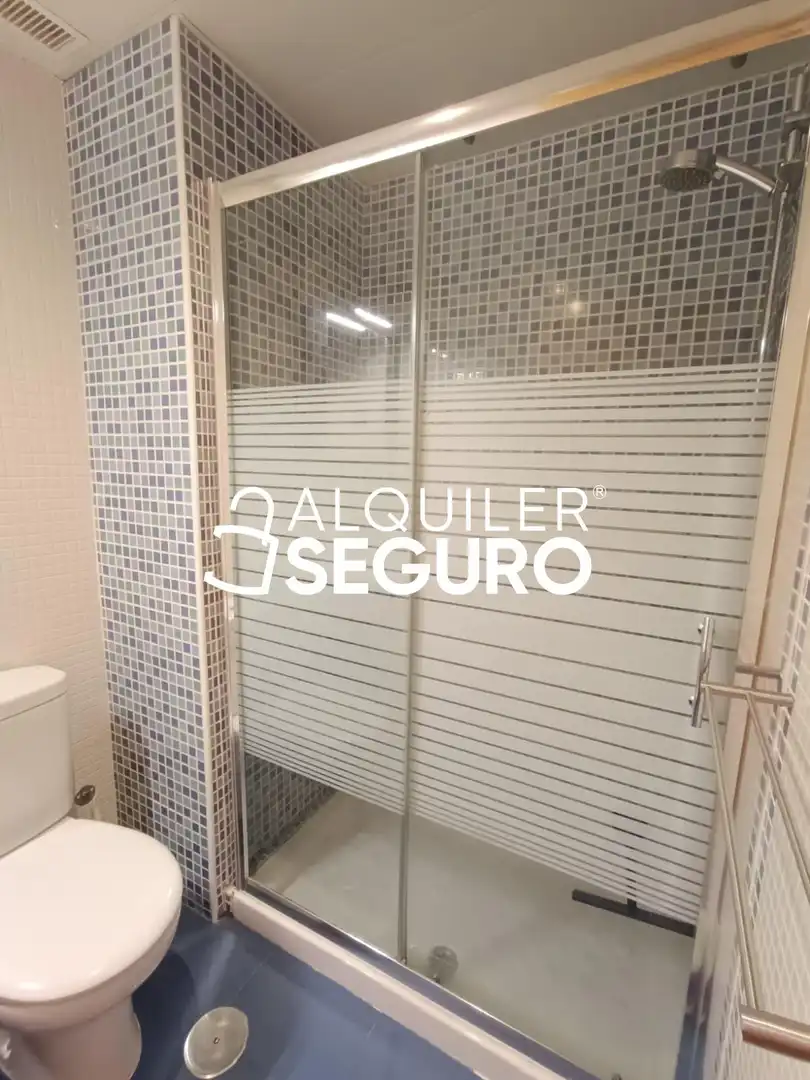 Badezimmer von Wohnung zur Miete in Ciempozuelos mit Klimaanlage, Heizung und Abstellraum