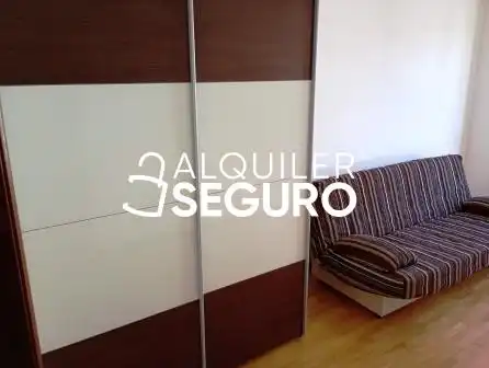 Habitación de Piso de alquiler en Vitoria - Gasteiz con Calefacción y Amueblado