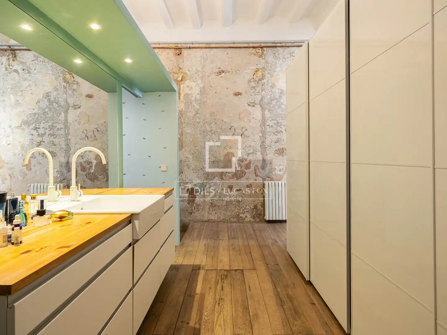 Wohnung zum Verkauf in Barcelona mit Heizung