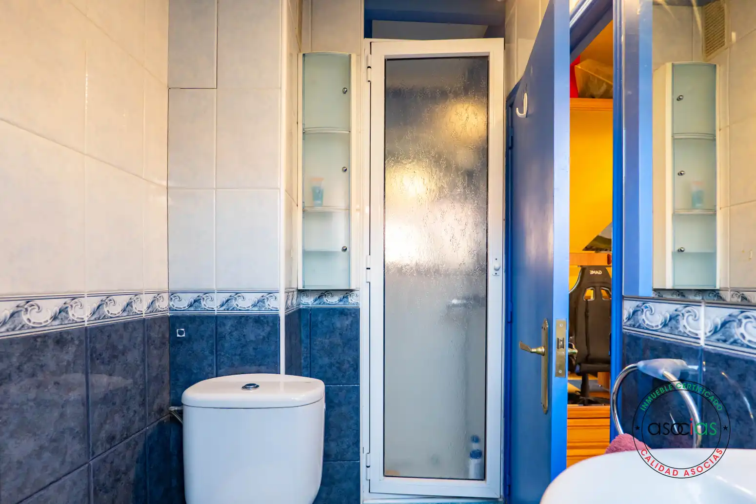 Baño de Piso en venta en Gijón  con Calefacción y Trastero