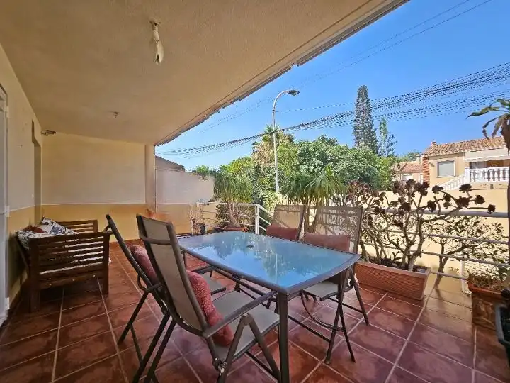 Terrassa de Casa o xalet en venda en Calabardina