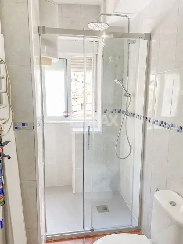 Baño de Piso en venta en Vigo  con Calefacción