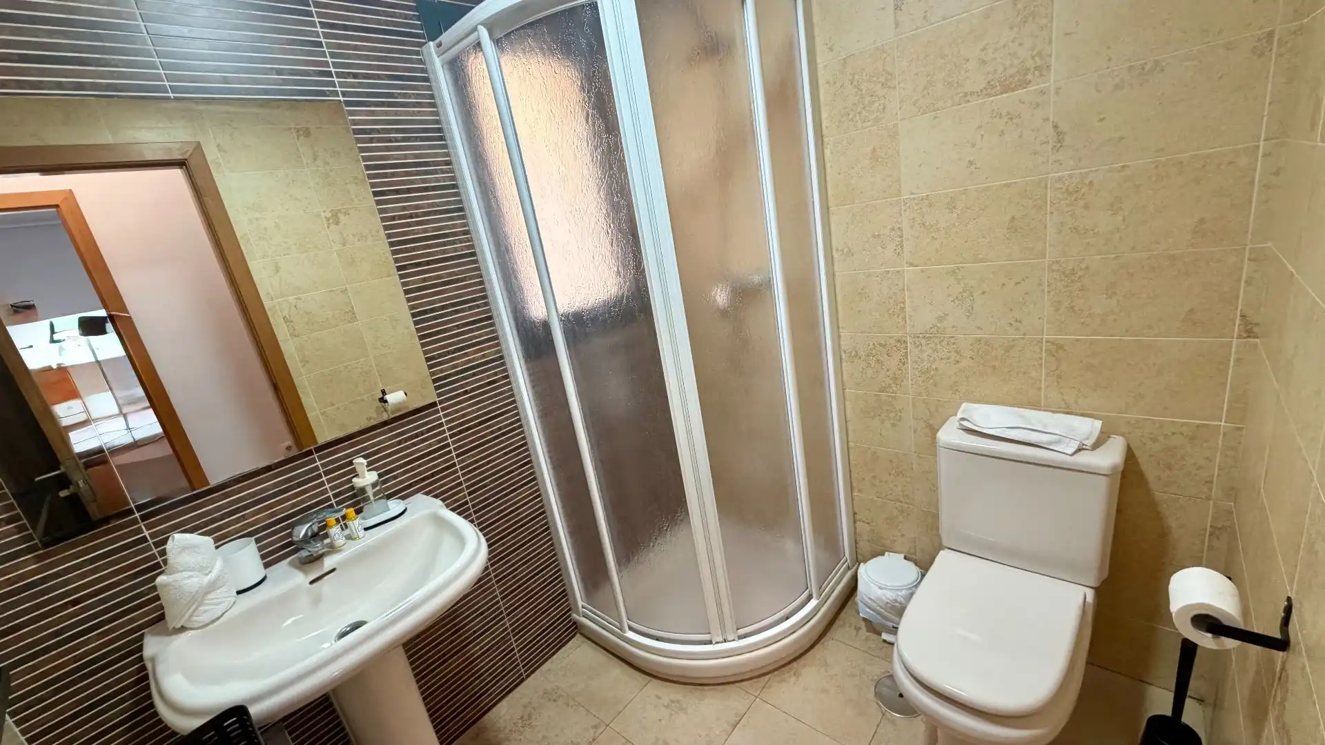 Bathroom of Apartments for rent in Los Boliches 