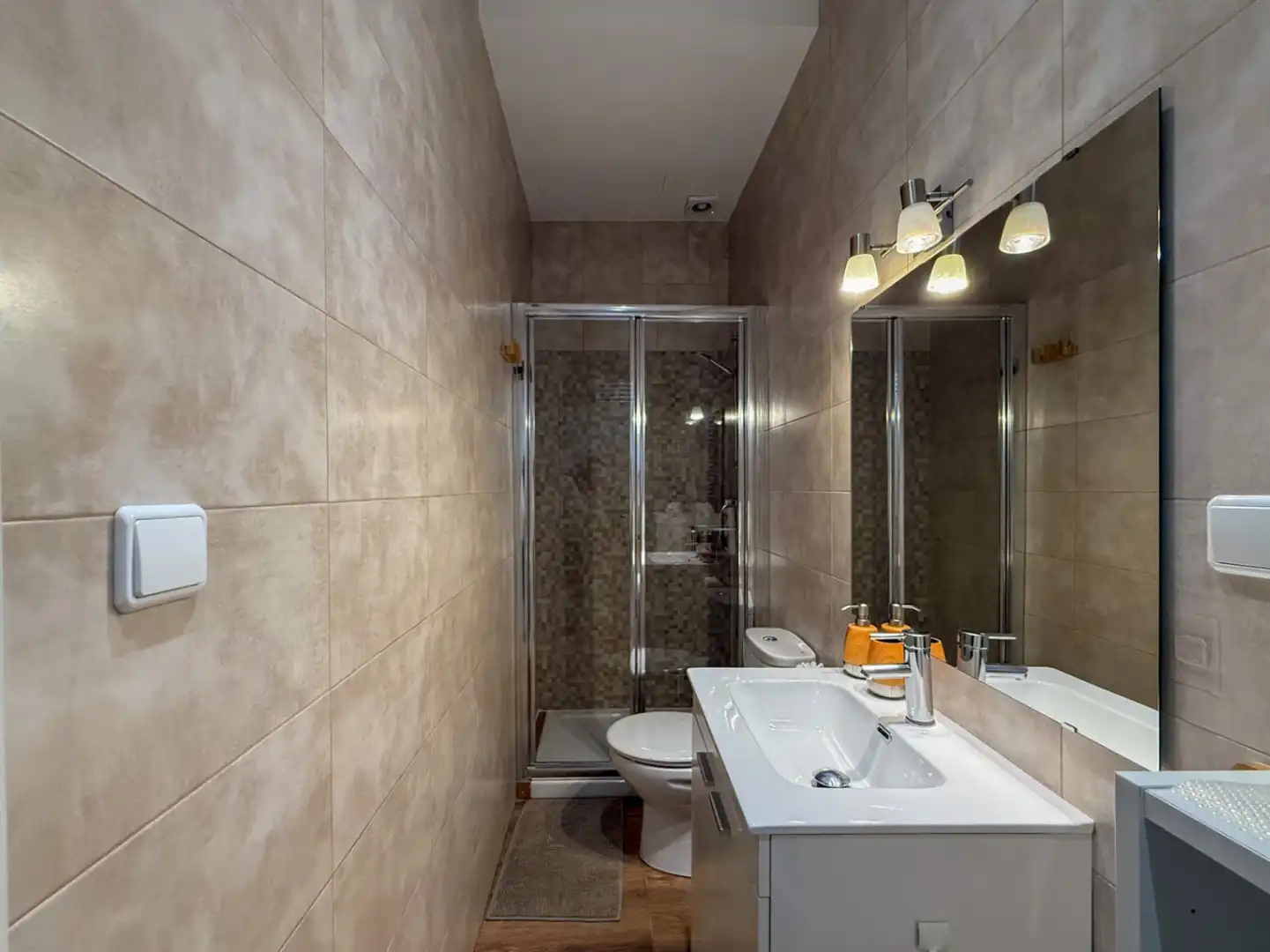 Badezimmer von Wohnung zum Verkauf in Madrid mit Heizung
