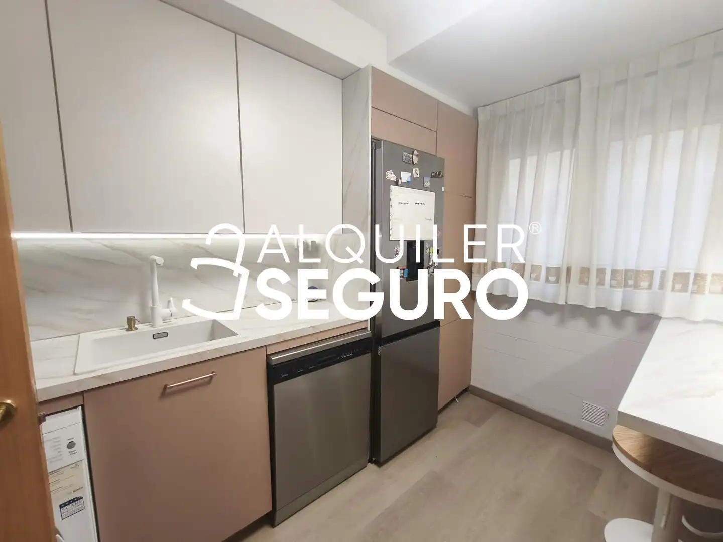 Cuina de Pis de lloguer en Zaragoza amb Aire condicionat, Calefacció i Terrassa