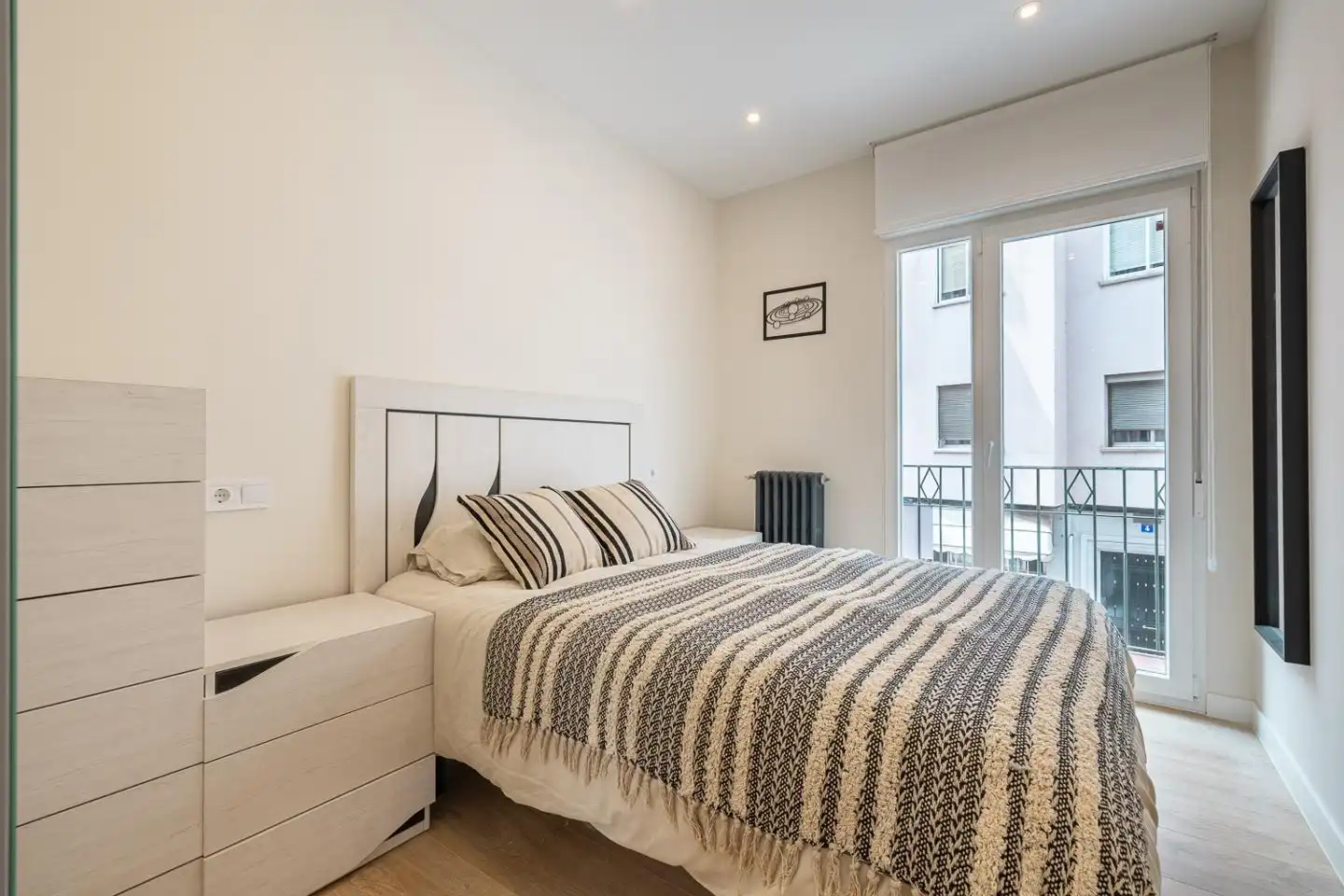 Bedroom of Flat for rent in Madrid  with Air Conditioner, Heating and Terrace
