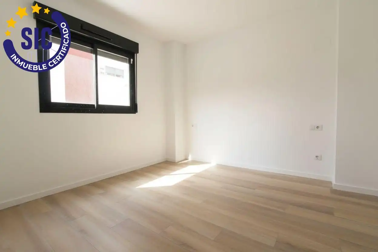 Habitación de Piso en venta en Paterna con Aire acondicionado, Calefacción y Terraza