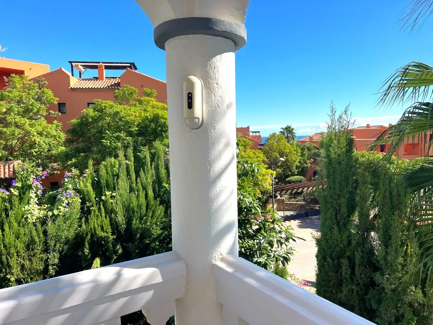 Vista exterior de Casa o chalet en venta en Estepona con Aire acondicionado, Jardín privado y Terraza
