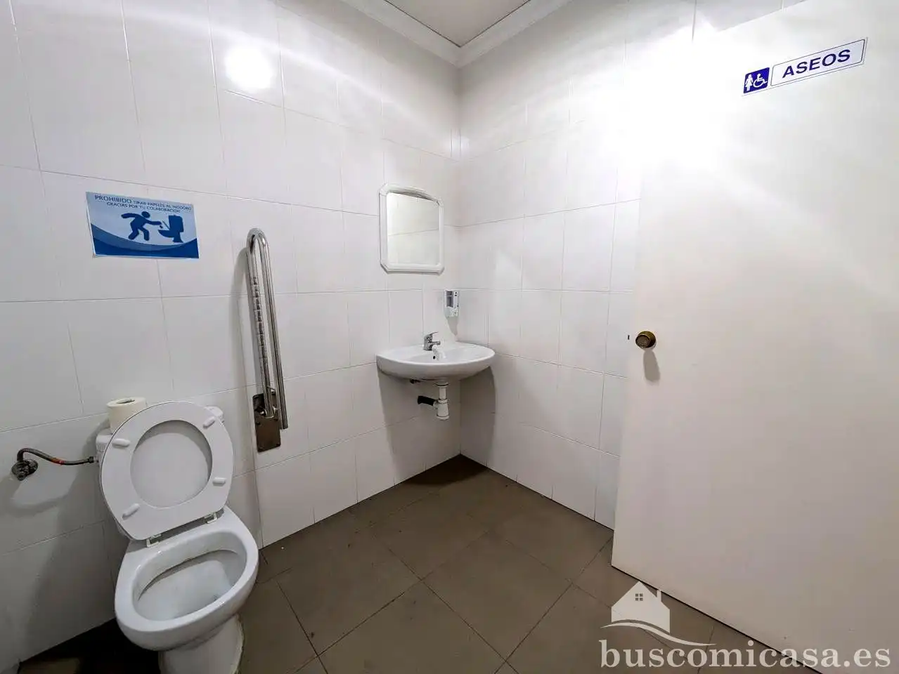 Bathroom of Industrial buildings for sale in Linares