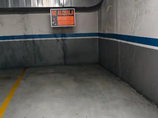 Aparcament de lloguer a Teixugueiras 32