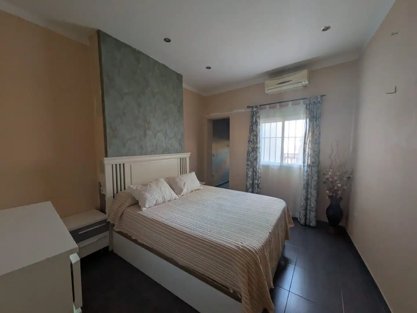 Bedroom of Flat for sale in Benacazón  with Air Conditioner, Heating and Terrace