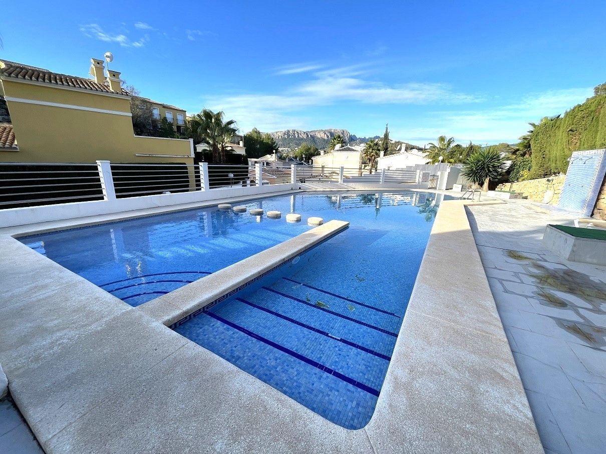 Piscina de Casa o xalet en venda en Calpe / Calp amb Aire condicionat, Calefacció i Jardí privat