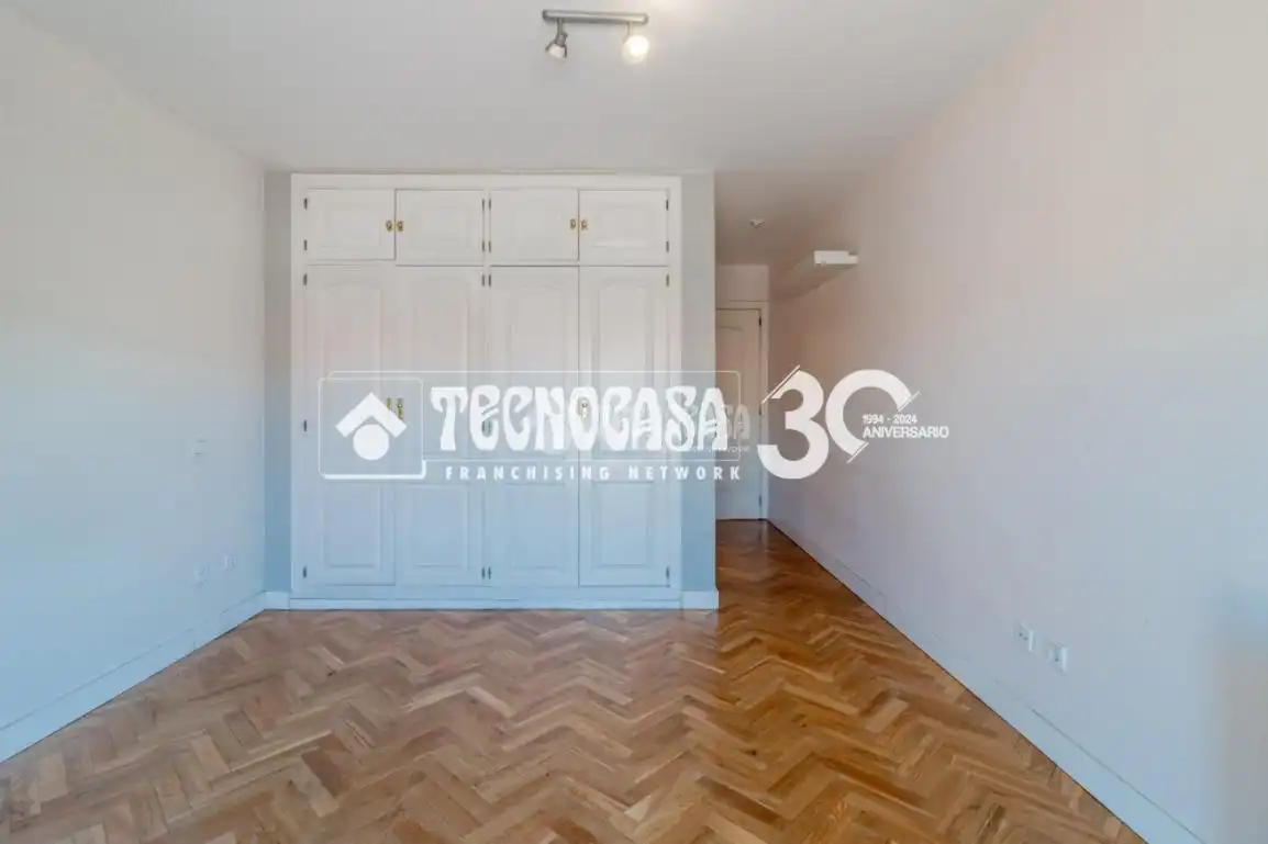 Dormitori de Pis en venda en Madrid amb Parquet i Terrassa
