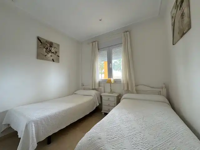 Dormitori de Apartament en venda en Chiclana de la Frontera amb Calefacció, Terrassa i Moblat