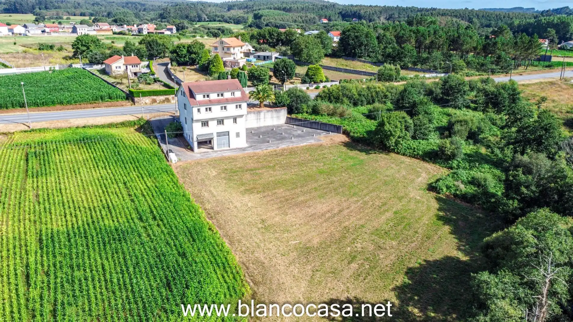 Casa o chalet en venta en Carballo con Calefacción, Jardín privado y Trastero