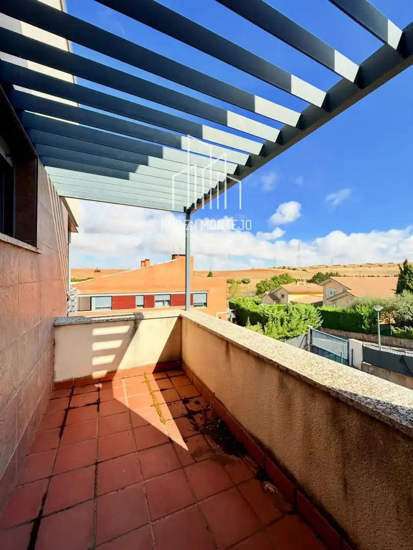 Vista exterior de Casa adosada en venda en Villamayor, Salamanca