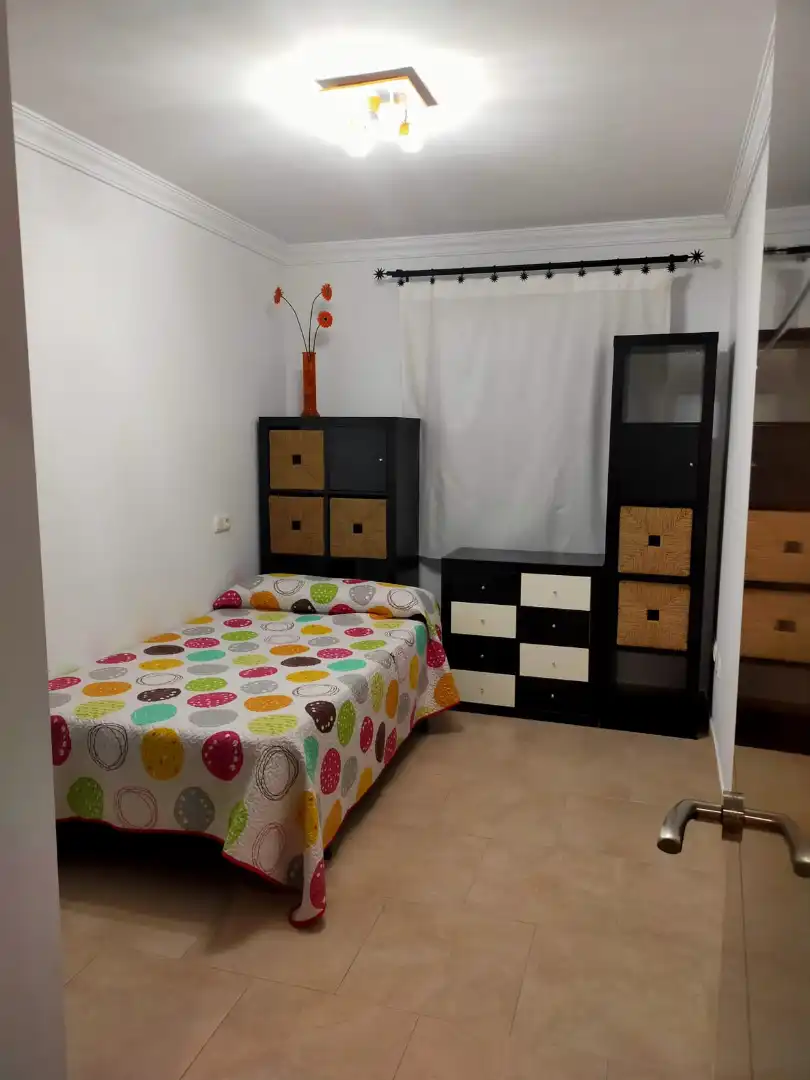 Habitación de Piso de alquiler en Málaga con Aire acondicionado, Amueblado y Horno