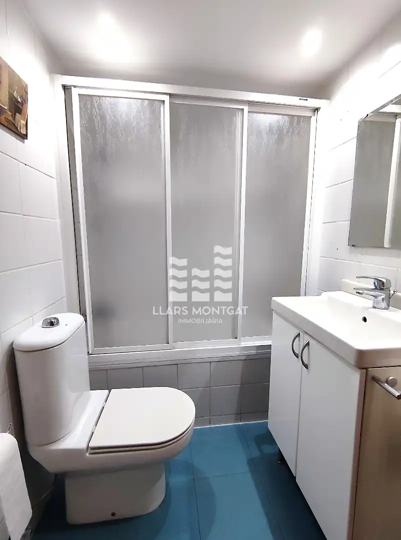 Bathroom of Attic for sale in Montgat  with Heating, Parquet flooring and Terrace
