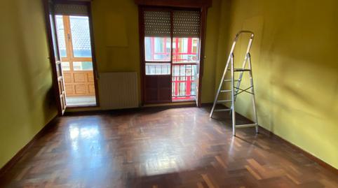 Foto 2 de Pis en venda a Calle Ramón Alonso Riesgo, Sama, Langreo