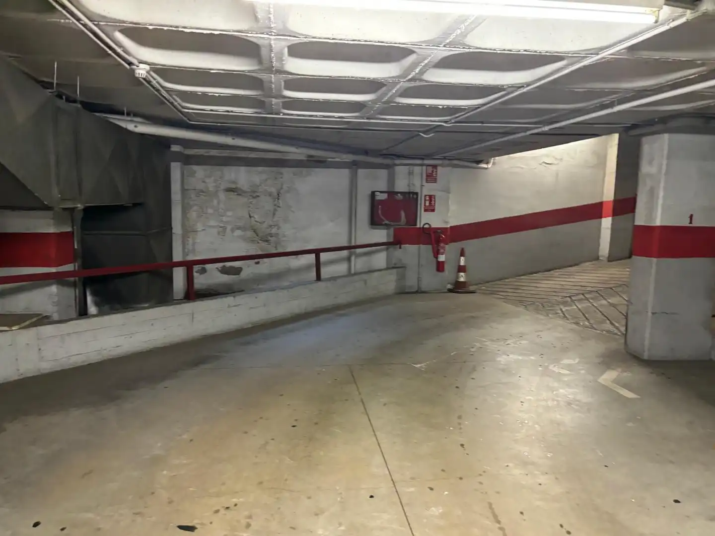 Einzelparkplatz zum Verkauf in Carrer del Consell de Cent 445, imagen 2